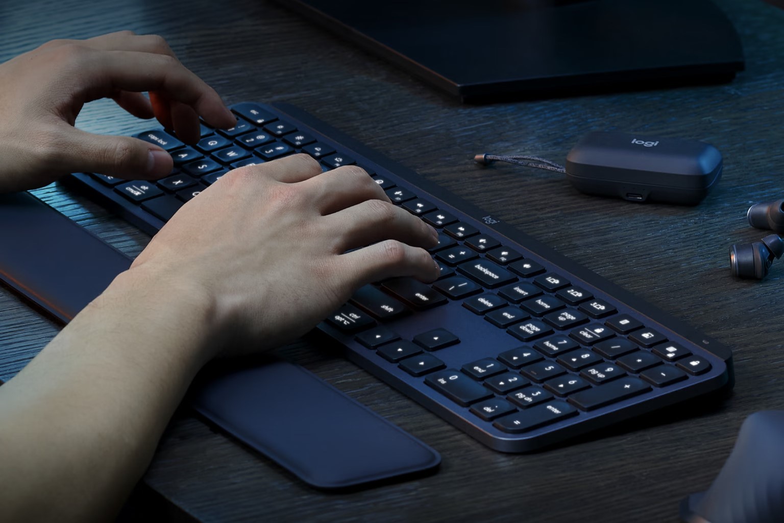 Logitech mx keys